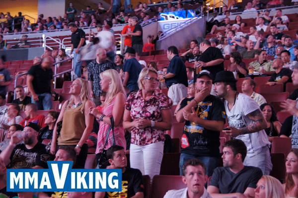 Alexander_Gustafsson_22 The Swede's Including Gustafsson's Family, Manager, and Akira Can't Believe It