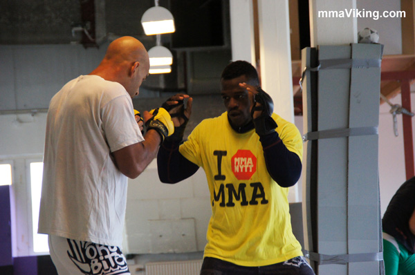 Papy Makambo Abedi UFC STandup