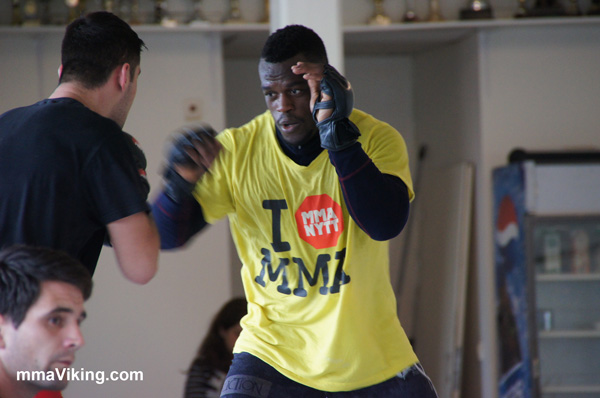 Papy Makambo Abedi Fight Prep