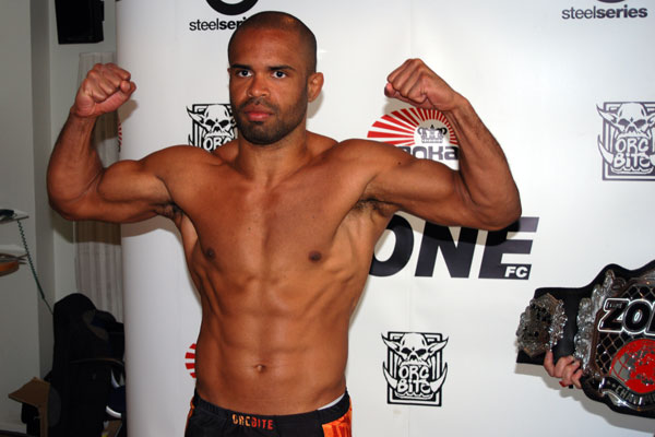 Assan Njie Makes Weight for Title Bout
