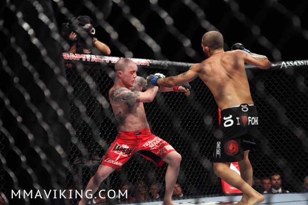 Akira_Corassani_left_hook