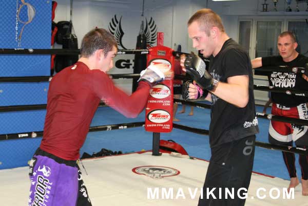 Hirvikangas (on the right) has been training hard at various gyms around Finland. Here he is sparring with flyweight up-n-comer Mikael Silander at GB Gym in Helsinki.