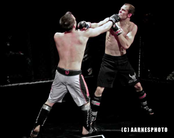 Nils Henrik Kjikkom at fighter galla 4 against Andres Endrerud