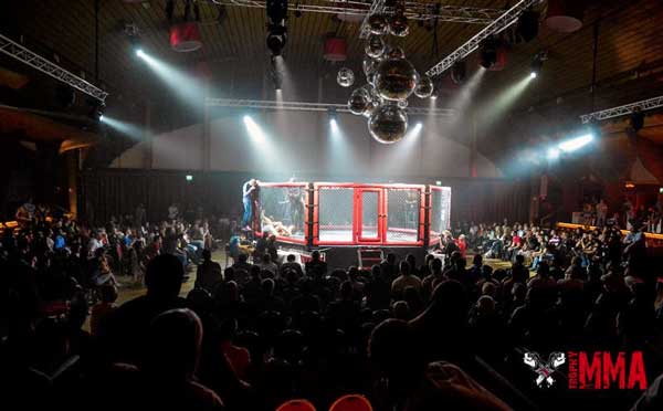 Trophy_MMA_Cage