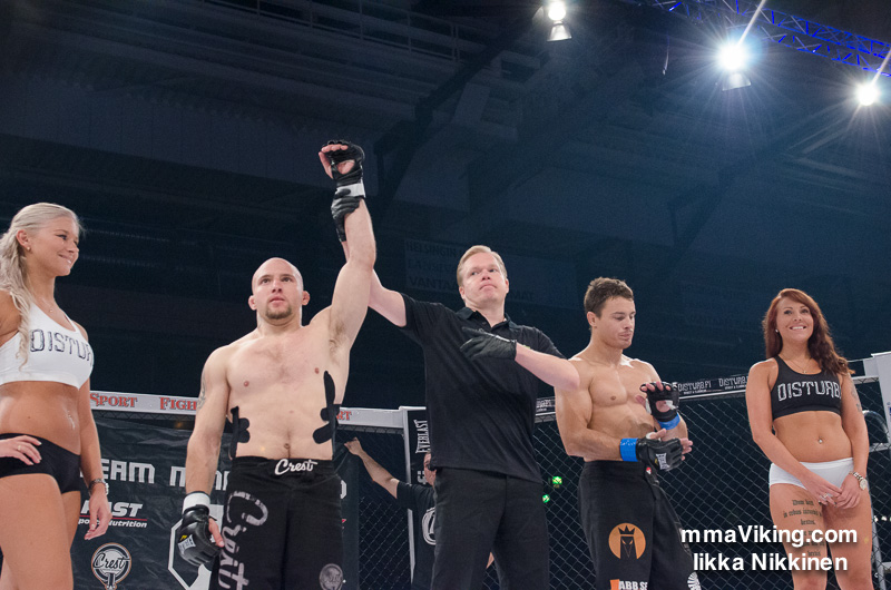 Mika Hämäläinen won the fight with a heel hook