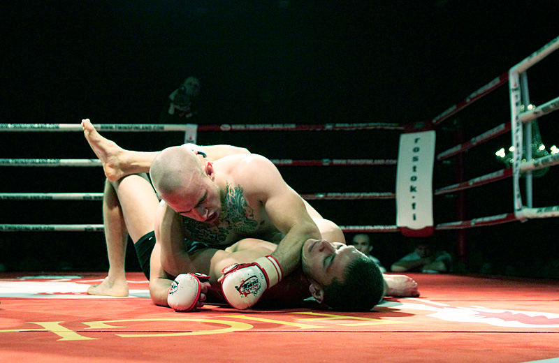 Aleksi Kainulainen finished Vyacheslav Tan late in the fight.