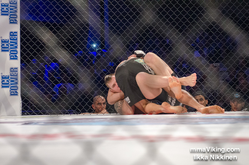 Andrade Works Toward A Guillotine D7K_2633