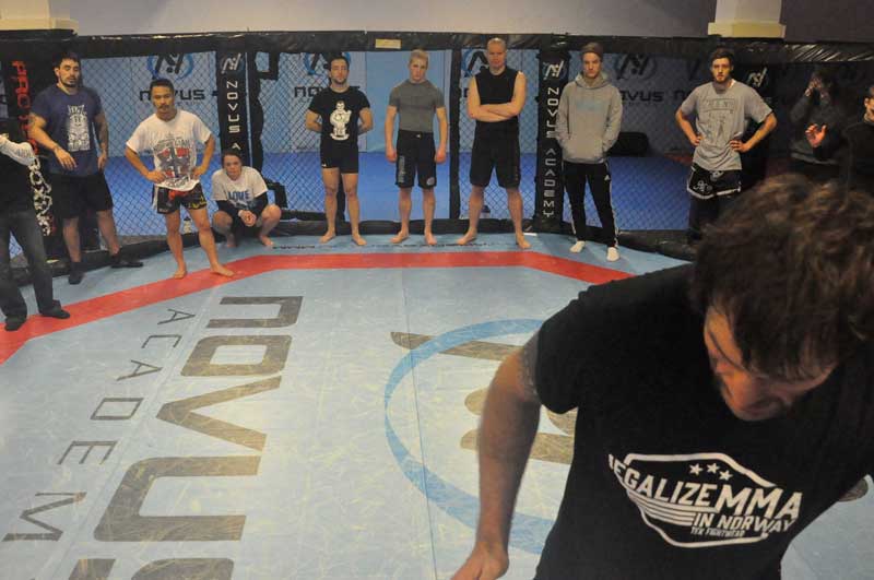 Einemo with the Norwegian MMA National Team (Photo by Tommas Tingbjør)