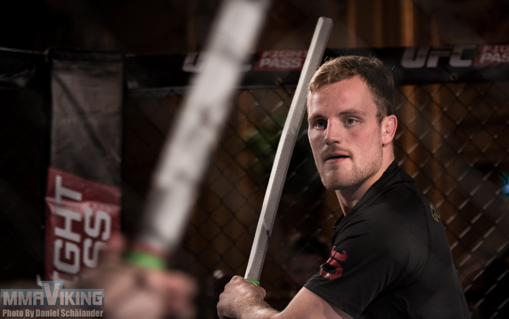 Nelson Warming Up with Sword Before Last Bout, Seems More Relaxed Each Bout