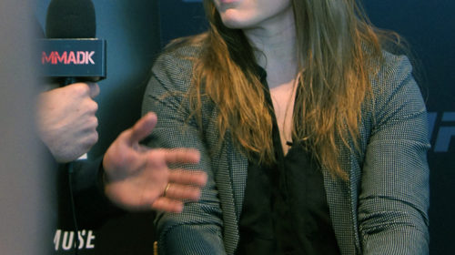 Anna-Elmose-Talking-to-DK