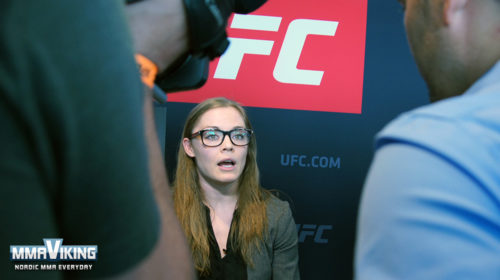 Anna-Saying-Excuse-me