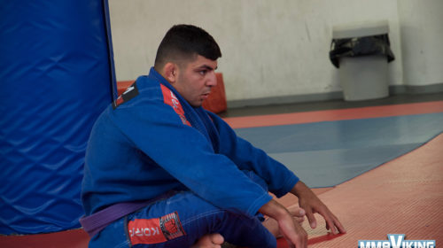 Amir-Albazi-5-Sitting