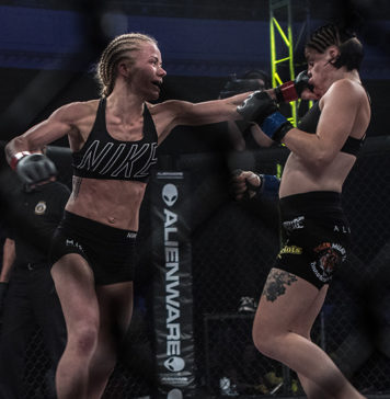 Fight Photos : Sunna Davidsdottir Wins at Invicta 22