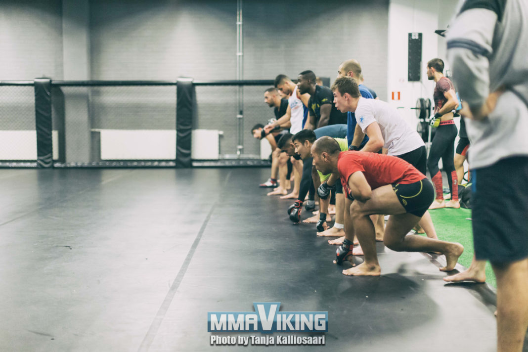 Photos : Akira Corassani Teaching at Redline Training Center